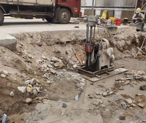 绥滨公路下沉压浆